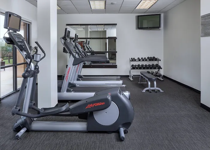 Courtyard By Marriott Anniston Oxford