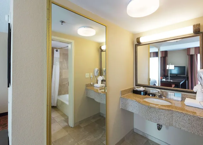 Hampton Inn & Suites Jacksonville-Airport