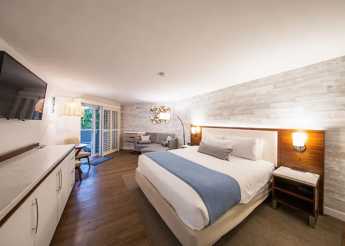 Seacrest Oceanfront Hotel