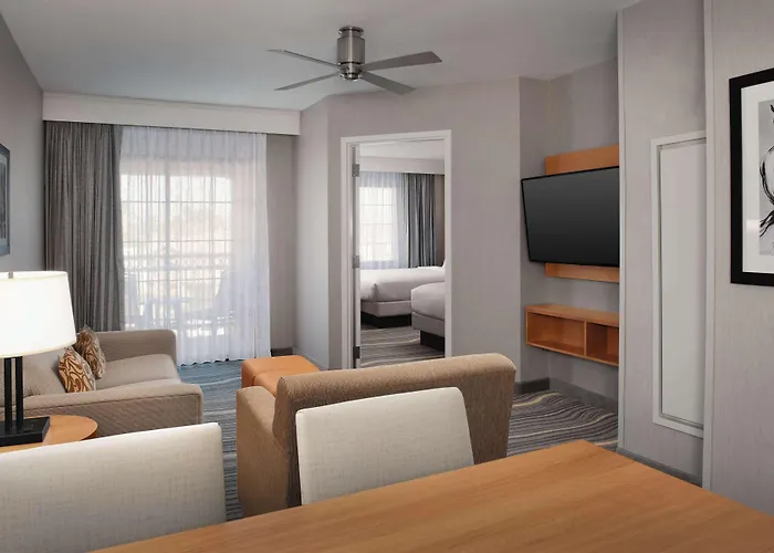 Embassy Suites La Quinta Hotel & Spa