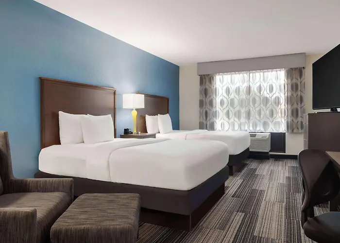 La Quinta Inn & Suites By Wyndham Springfield Airport Rte 66