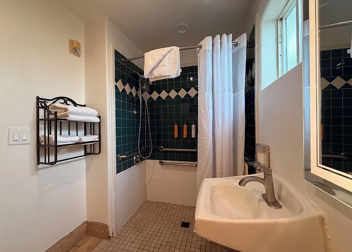 SurfSide Stay