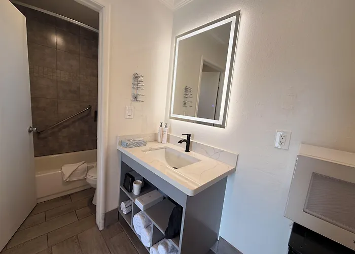 SurfSide Stay