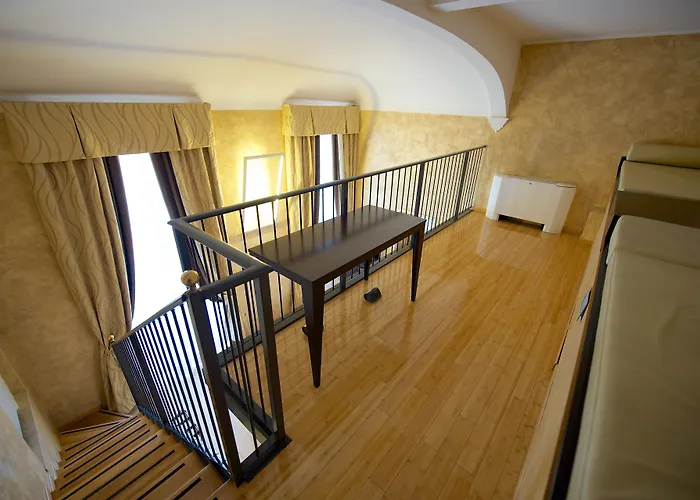 Best Western Crystal Palace Hotel