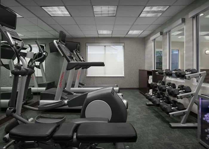 Fairfield Inn & Suites By Marriott Rogers