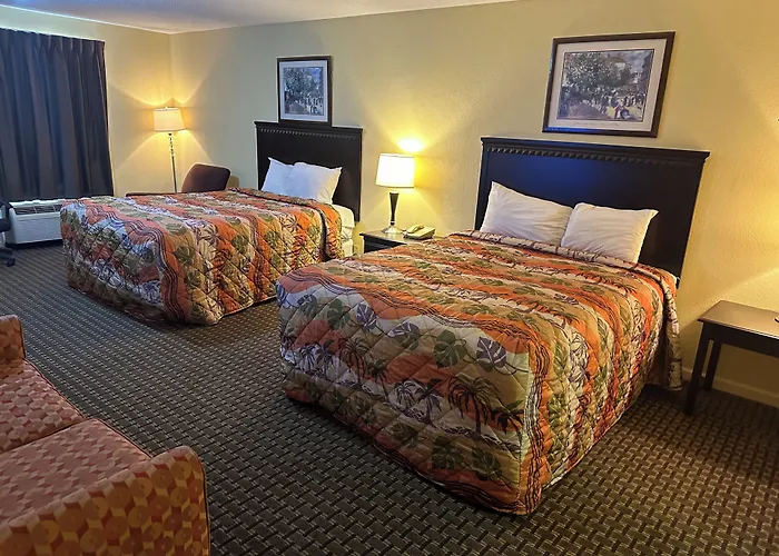 Royal Inn - Anniston