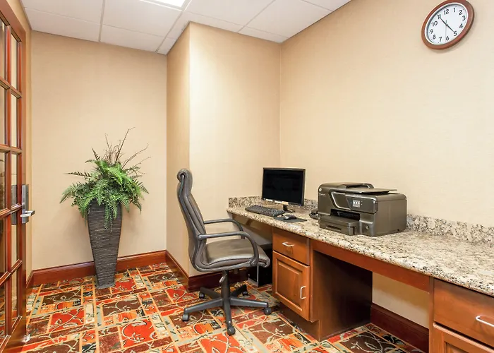 Holiday Inn Express & Suites Bloomington By Ihg