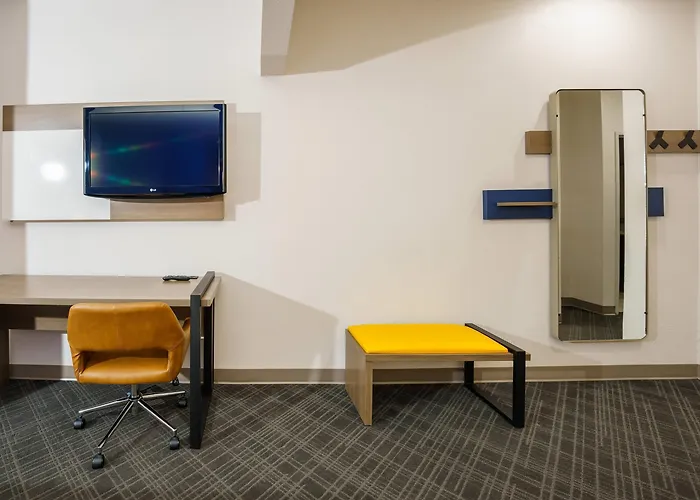 Comfort Suites University Drive