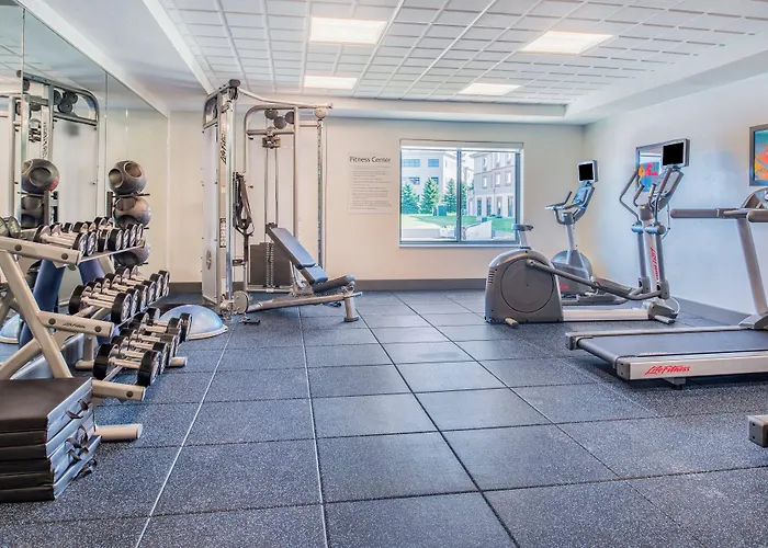 Holiday Inn Express Hotel & Suites Bismarck By Ihg