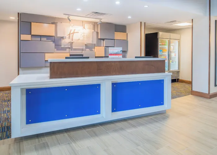 Holiday Inn Express Hotel & Suites Bismarck By Ihg