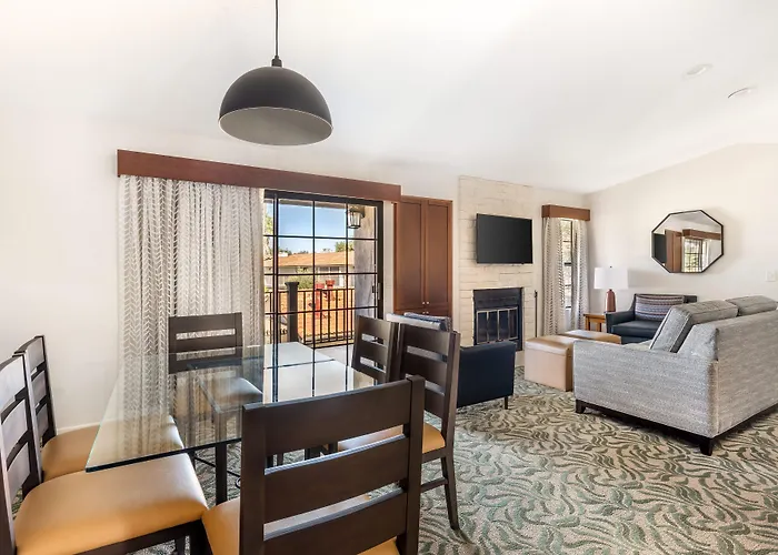 Riviera Oaks Resort By Coolvacay