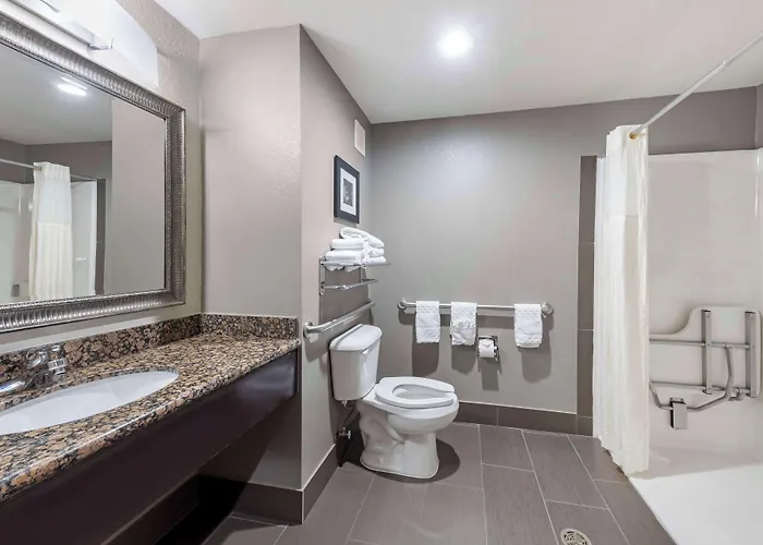 Best Western Plus Midwest City Inn & Suites
