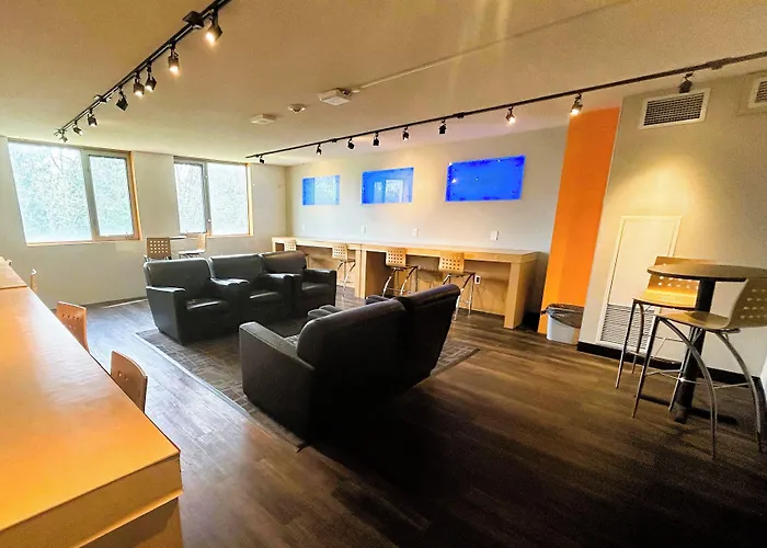 Residence & Conference Centre - Brampton