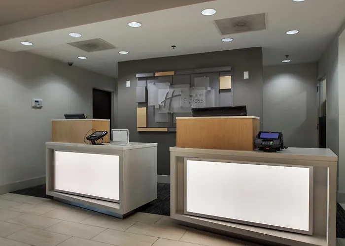 Holiday Inn Express Hotel & Suites Middleboro Raynham By Ihg
