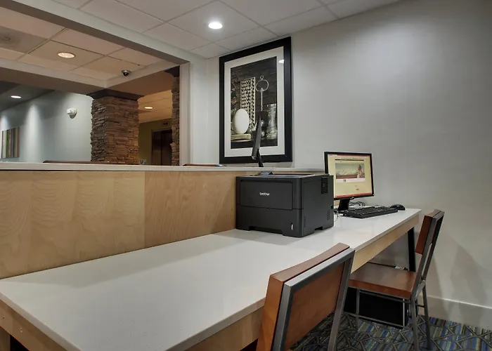Holiday Inn Express Hotel & Suites Middleboro Raynham By Ihg