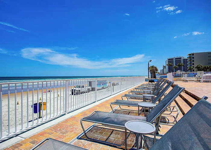 Beach House Inn With Pool & Hot Tub