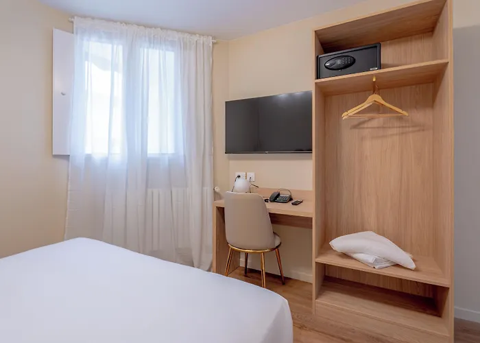 Grand Hotel Senia - Paris Orly Airport