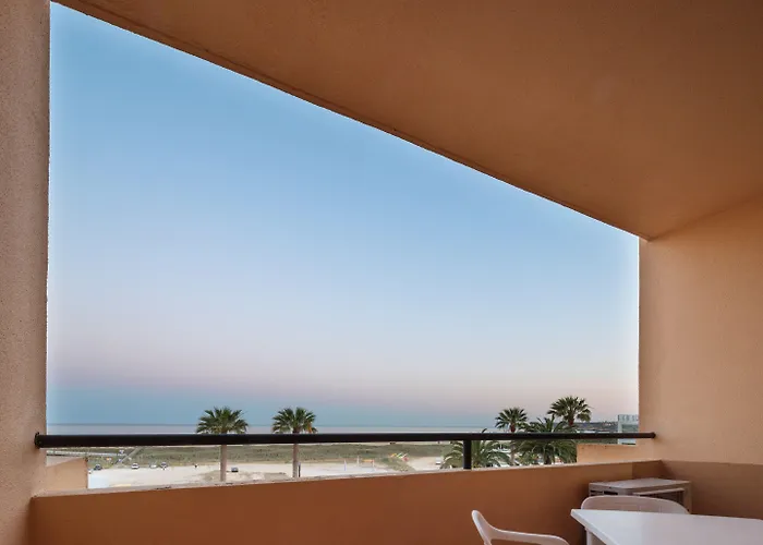 Meia Praia Lagos - Beach Club Apartments