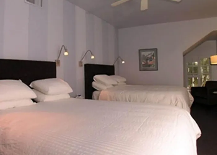 Casa Del Mar Inn