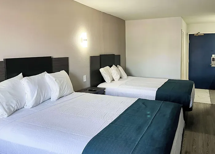 Studio 6 Suites Delano, Ca