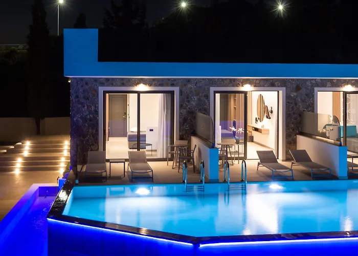 Zoes Hotel & Suites