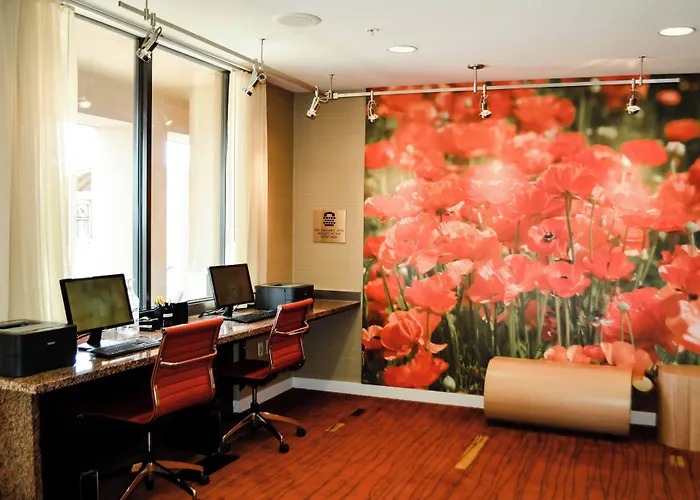 Courtyard By Marriott Salina