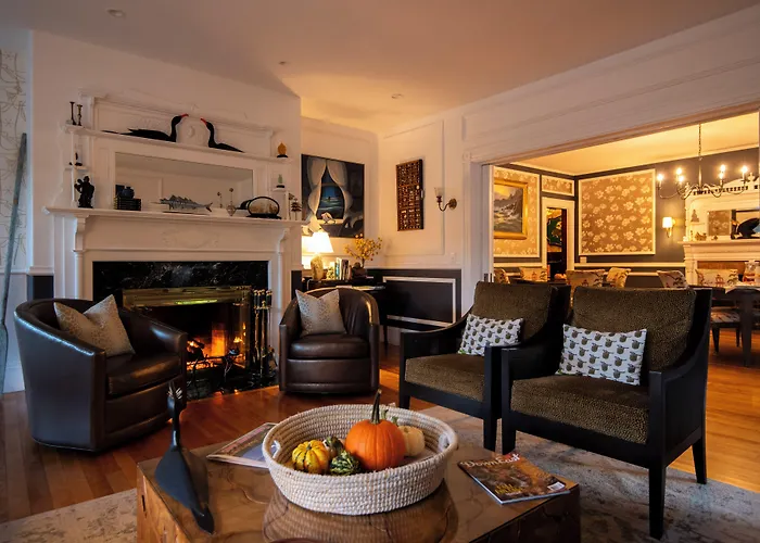 Sand Bar Cottage Inn
