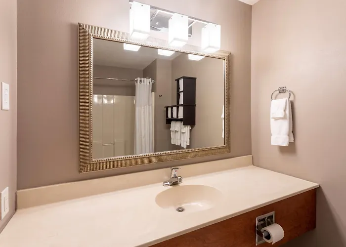 Grandstay Hotel & Suites Ames