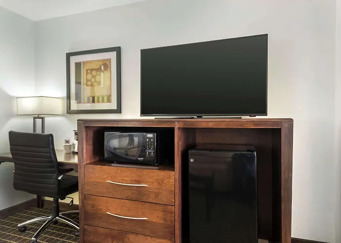 Best Western Plus Eagleridge Inn & Suites