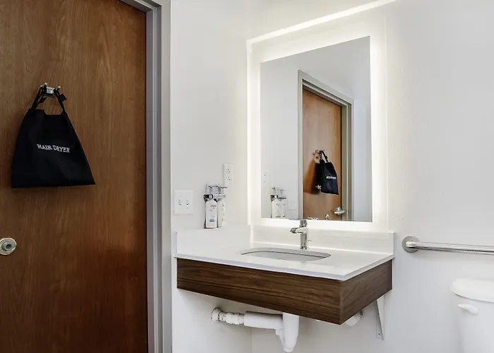 Holiday Inn Express & Suites Walterboro By Ihg