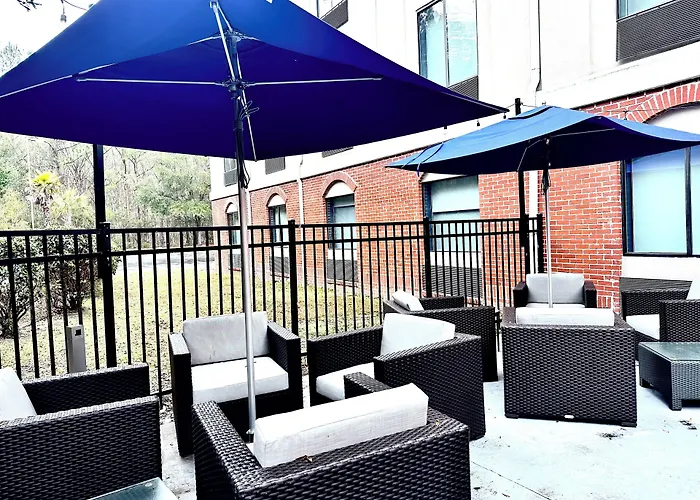 Holiday Inn Express & Suites Hinesville East - Fort Stewart By Ihg