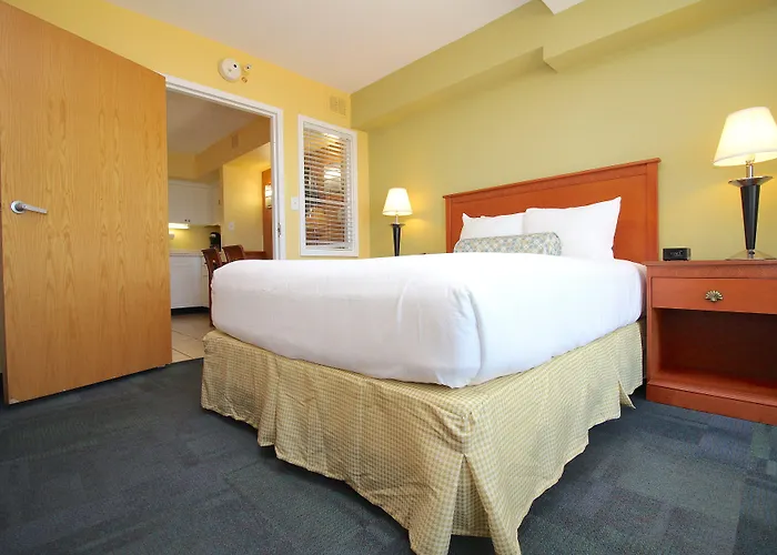 Ocean Sands Resort, Oceanfront, Virginia Beach By Vacatia