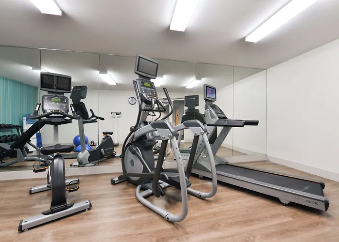 Holiday Inn Express Mystic By Ihg