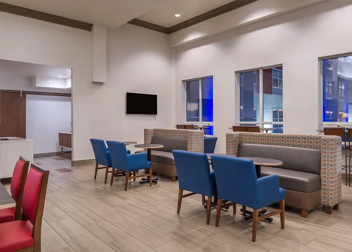 Holiday Inn Express Mystic By Ihg