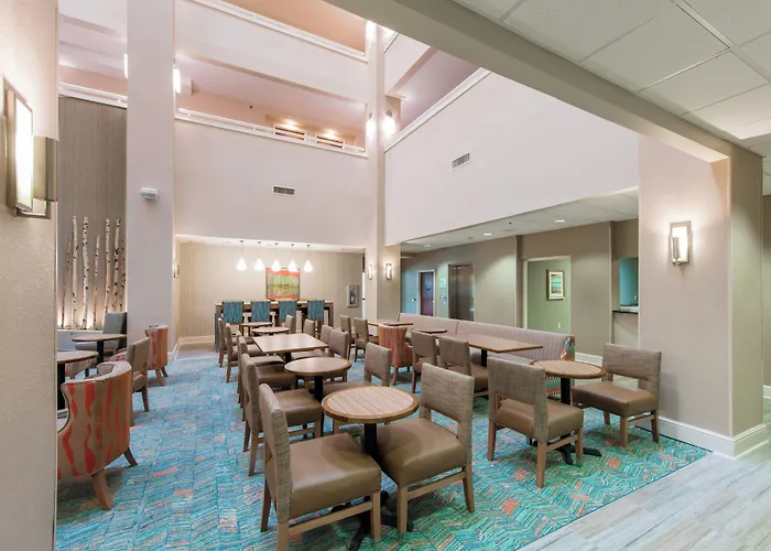 Holiday Inn & Suites Lake City By Ihg