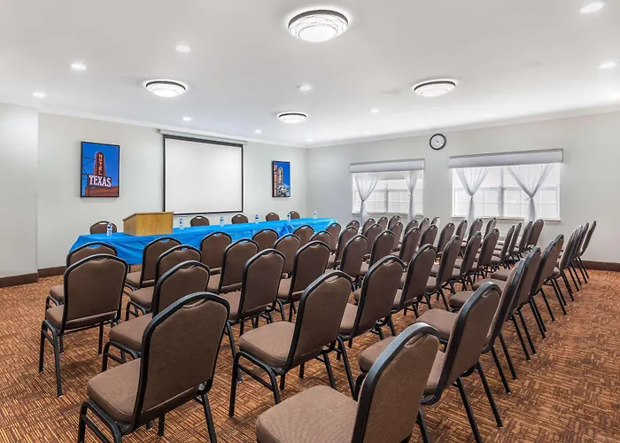 Best Western Club House Inn & Suites