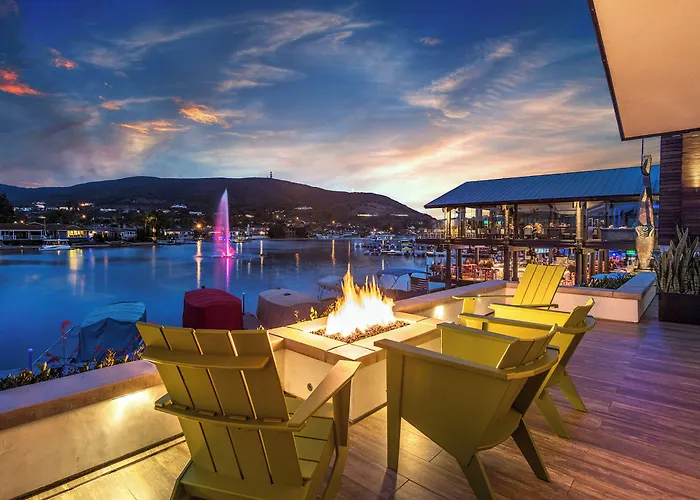 Lakehouse Resort