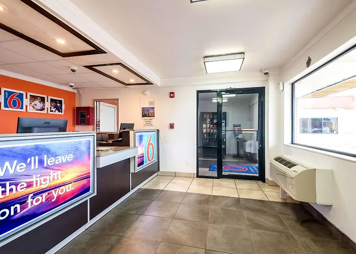 Motel 6-Anniston, Al
