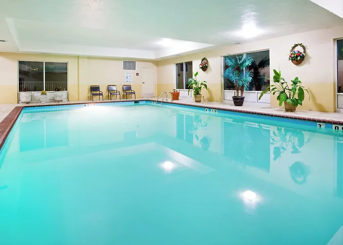 Holiday Inn Express Hotel & Suites London By Ihg