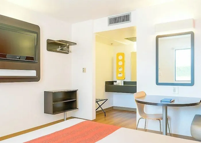 Motel 6-Carlsbad, Ca Beach