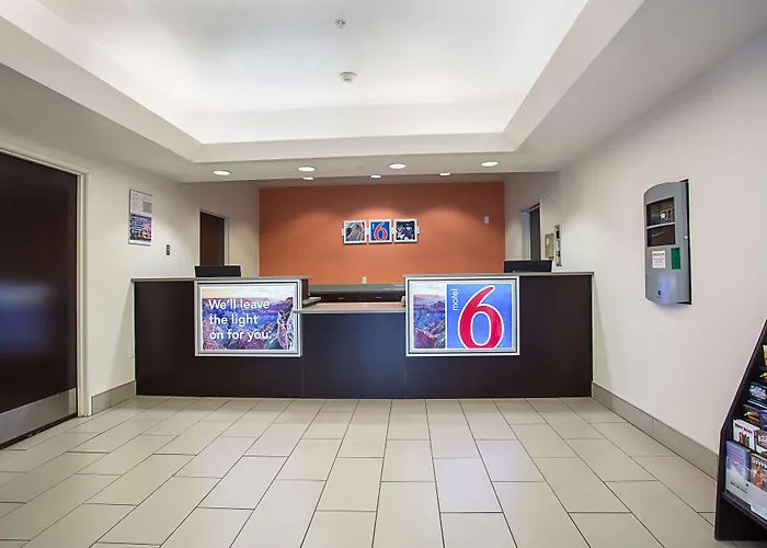 Motel 6-Page, Az
