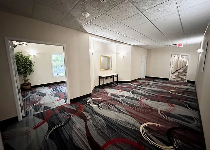 Mainstay Suites Madison Airport