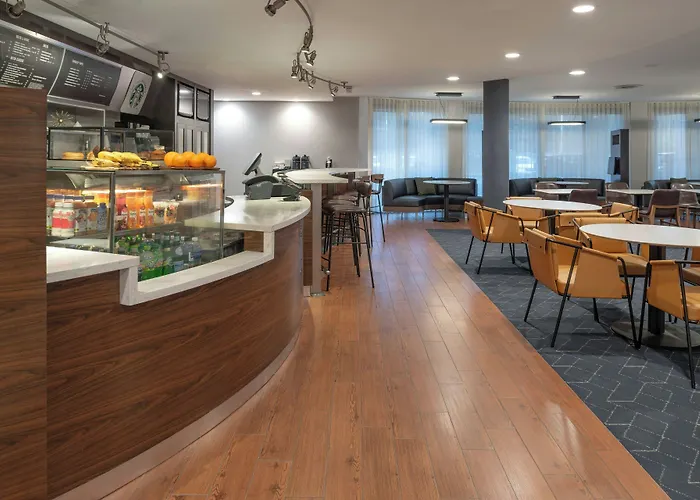Courtyard By Marriott Providence Lincoln