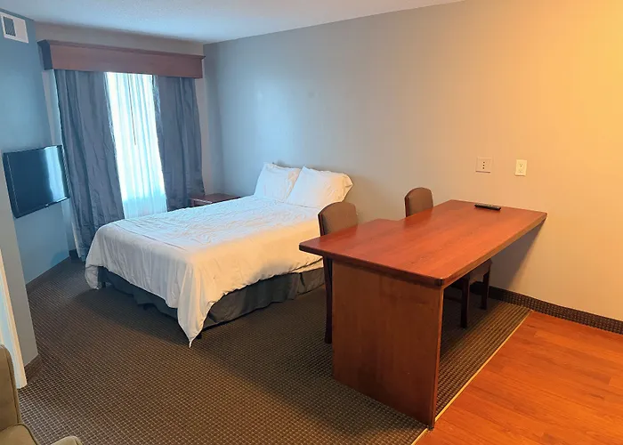 River Hills Hotel- Mankato