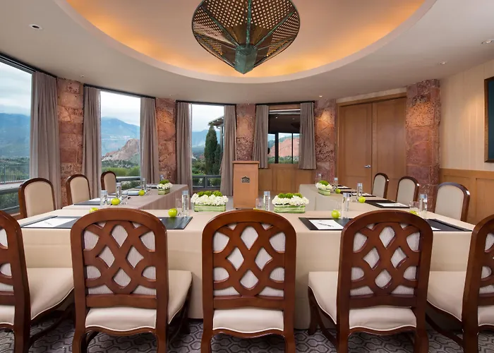Garden Of The Gods Resort & Club