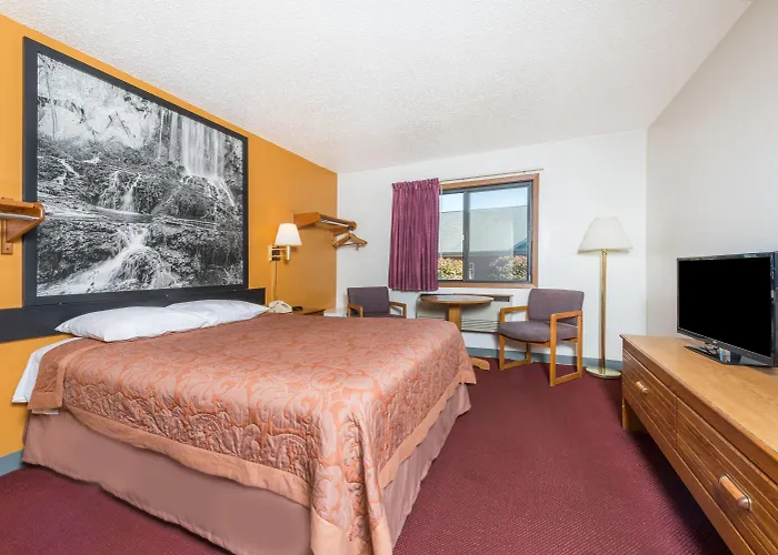 Super 8 By Wyndham Front Royal Near Shenandoah National Park