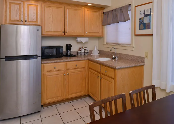 Edgewater Inn&Suites