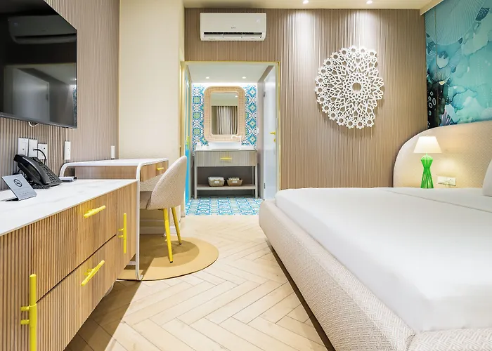 Trupial Hotel & Casino