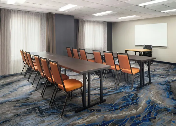 Fairfield Inn & Suites By Marriott Newark Liberty International Airport