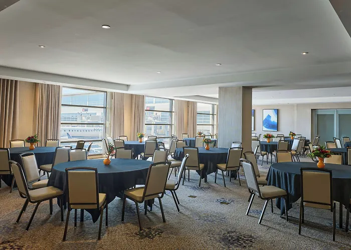 The Westin Detroit Metropolitan Airport